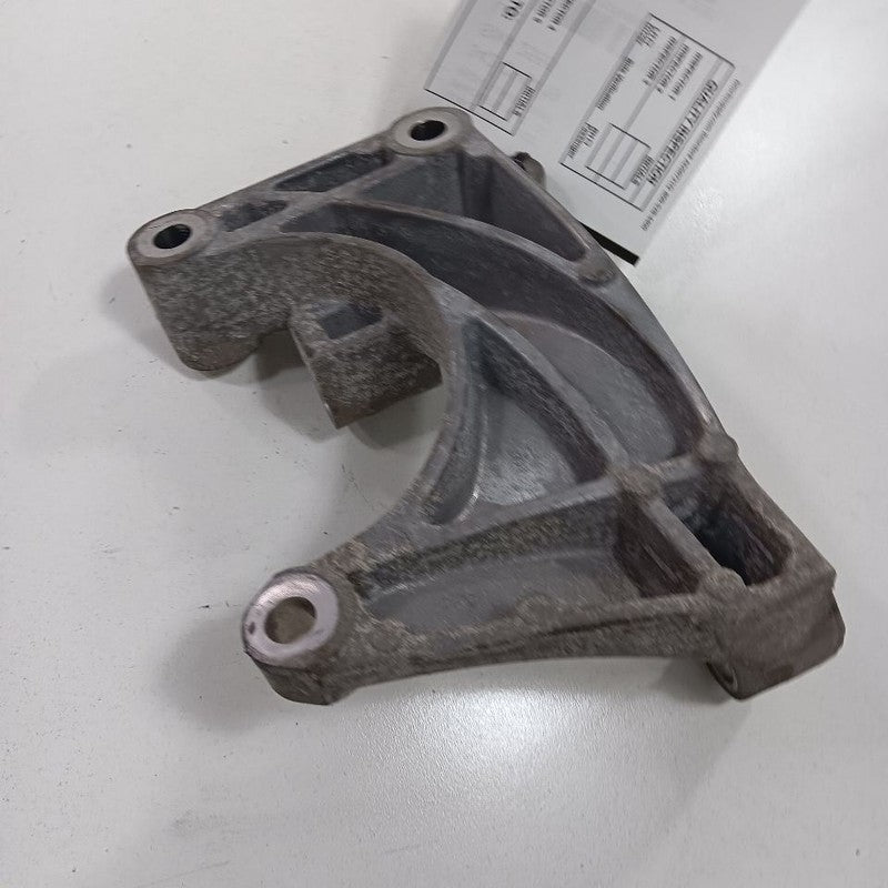 Jeep Compass 2.4 Transfer Case Mount Bracket  2018 2019 2020 2021