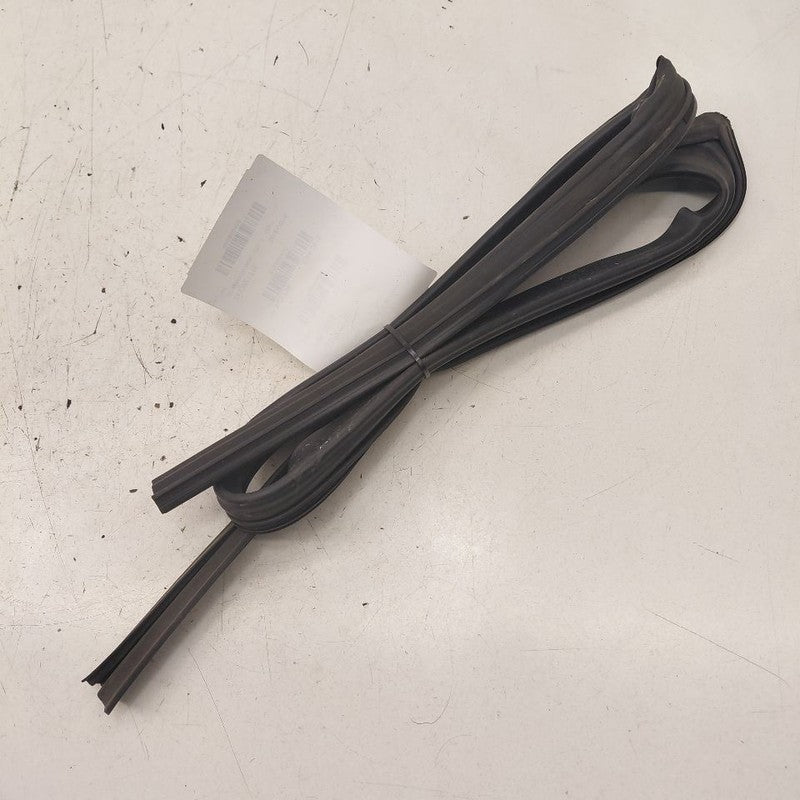 Mazda 6 Door Glass Window Seal Rubber Right Passenger Front  2016 2015