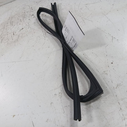 Subaru Crosstrek Door Glass Window Seal Rubber Right Passenger Rear Ba