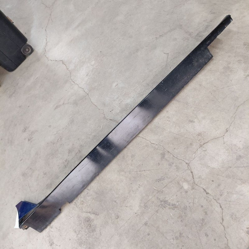 Chevy Volt Rocker Panel Trim Cover Molding Skirt Right Passenger Side 
