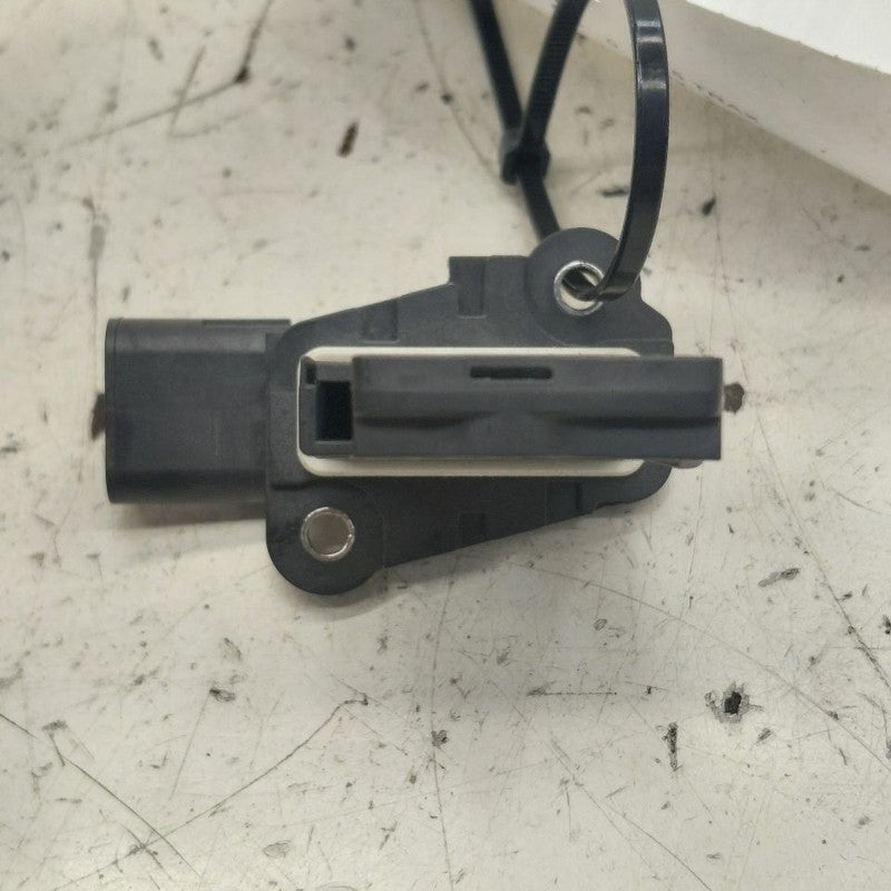 Mass Air Flow Meter Sensor Fits 19-25 GMC Sierra 1500