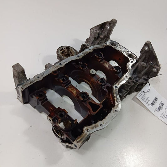 Hyundai Elantra Engine Block Crankshaft Main Cap  2.0 2017 2018 2019 2020