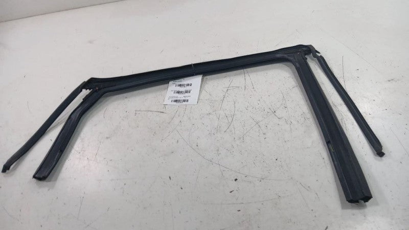 Chrysler 200 Door Glass Window Seal Rubber Left Rear Back  2015 2016 2