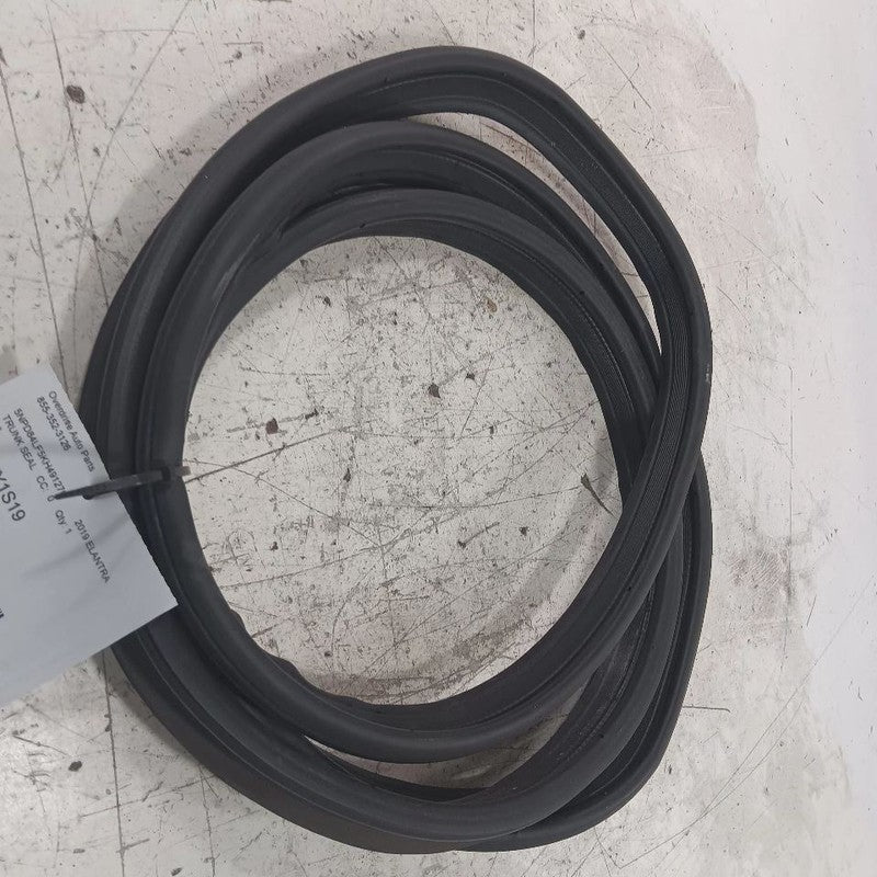 Hyundai Elantra Trunk Lid Hatch Door Rear Back Rubber Seal  2017 2018 2019 2020