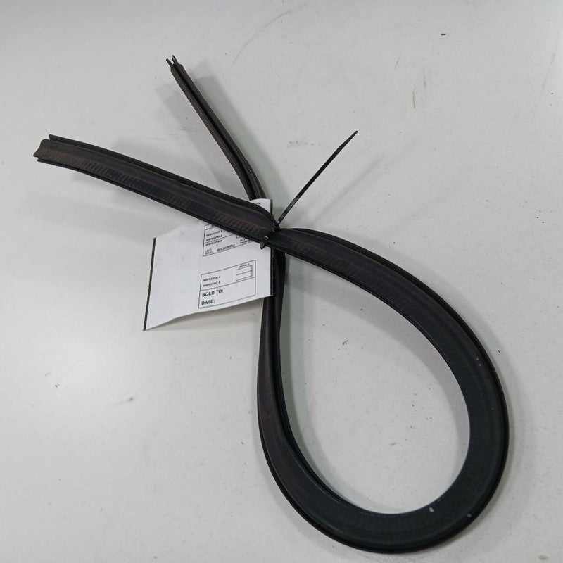 Jeep Renegade Cowl Vent Panel Hood Rubber Seal  2017 2018 2019 2020