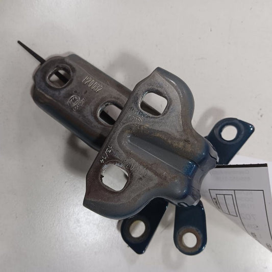 Chevy Trailblazer Door Hinge Set Right Front Passenger  2021 2022 2023