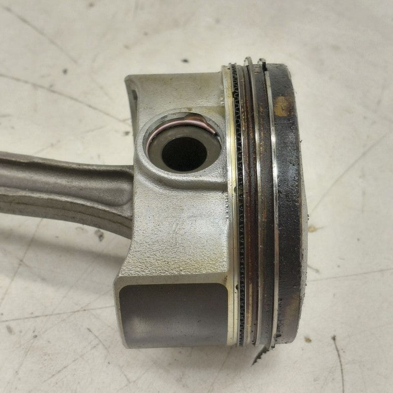 Toyota Prius Single Piston With Connecting Rod   1.8 2022 2021 2020