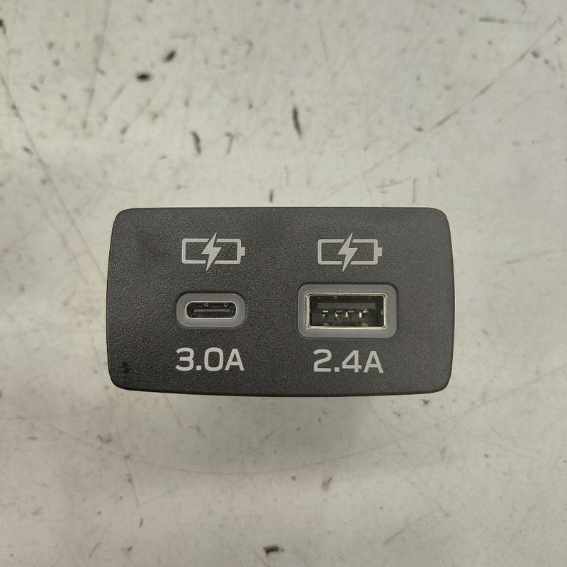 Subaru XV Crosstrek USB Plug In Hub Port  2025 2024
