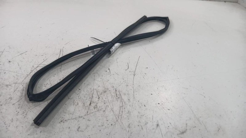 Subaru Impreza Door Glass Window Seal Rubber Right Passenger Front  20