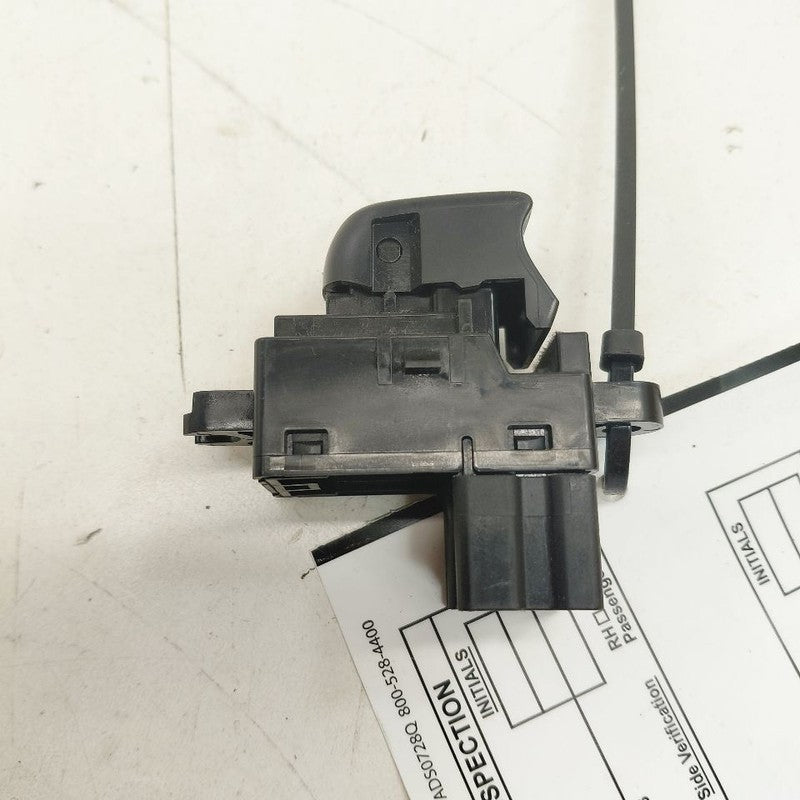 Nissan Rogue Power Window Switch Right Passenger Rear  2017 2018 2019 