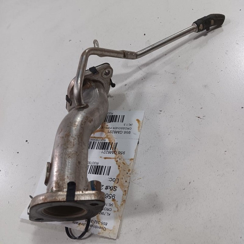 Chevy Trailblazer Coolant Line Crossover Pipe  1.3 2021 2022 2023 OEM