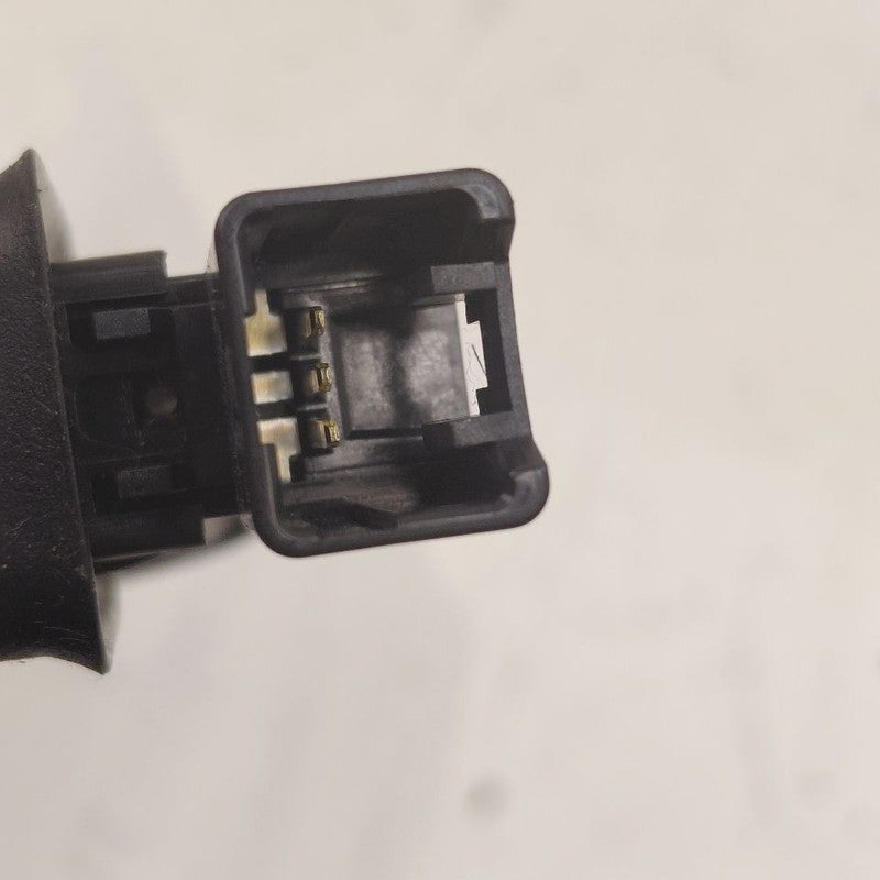 Mitsubishi Outlander   Door Ajar Switch Door Open Dome Light Switch  2