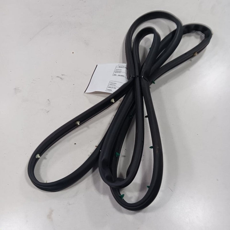 Chevy Malibu On Door Seal Rubber Left Driver Front 2019 2020 2021 2022