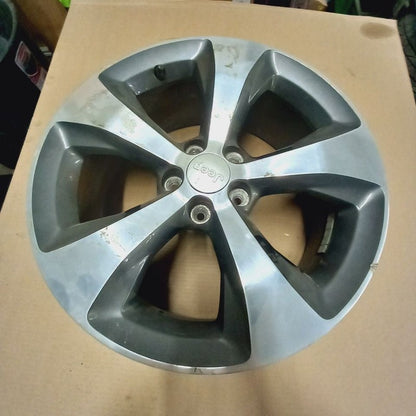 Wheel Rim 18x7 5 Spoke Polished Face With Gray Pockets Fits 19 Jeep Ch