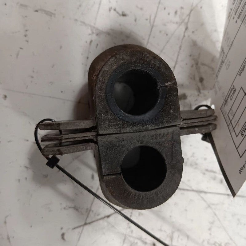 Ford Fiesta Front Sway Bar Bushing Mounting Bracket  2014 2015 2016 20