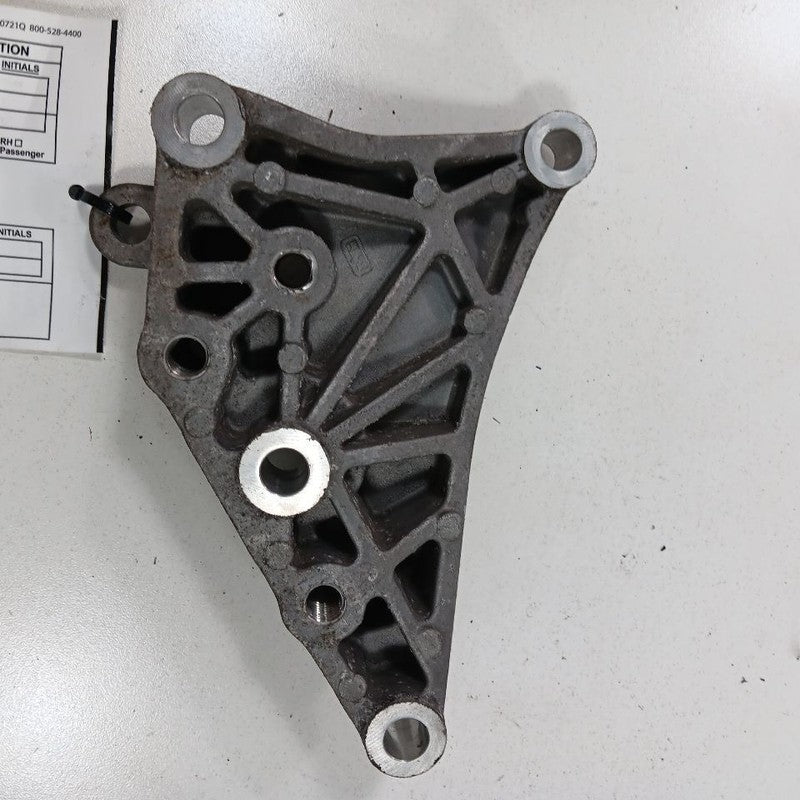 Jeep Renegade Engine Motor Mount Bracket Left Driver  2017 2018 2019 2020