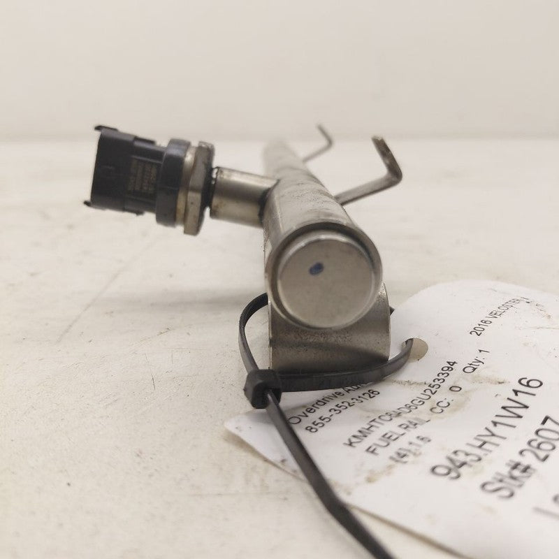 Hyundai Veloster Fuel Rail Injection Injector Mount Bar  1.6 2017 2016