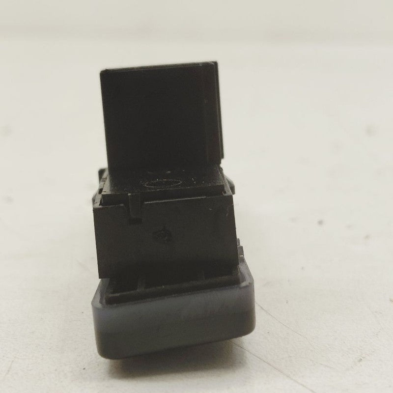 Cadillac XTS Hazard Switch 4 Way Flasher Button      2016 2017 2018