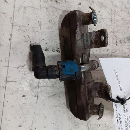 Subaru Forester Driver Left Side Fuel Rail Injection Injector Mount Ba