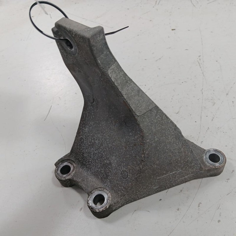 Nissan LEAF Engine Motor Mount Bracket Left Driver  2013 2014 2015 201