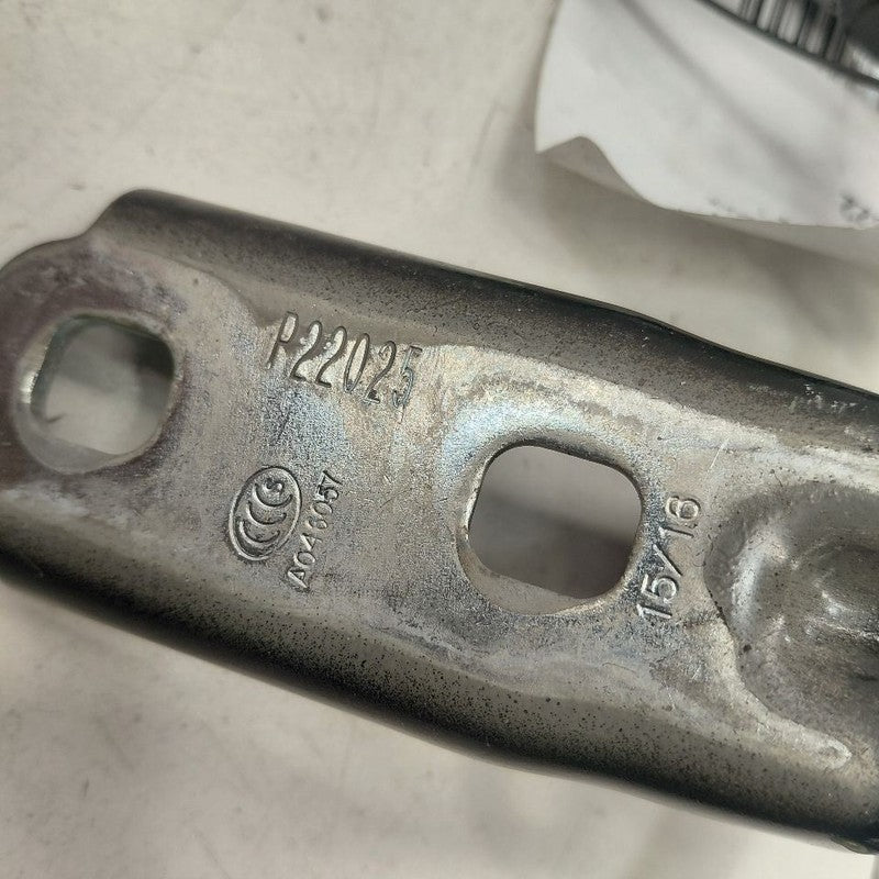 Chevy Trax Door Hinge Set Right Rear Passenger  2022 2021
