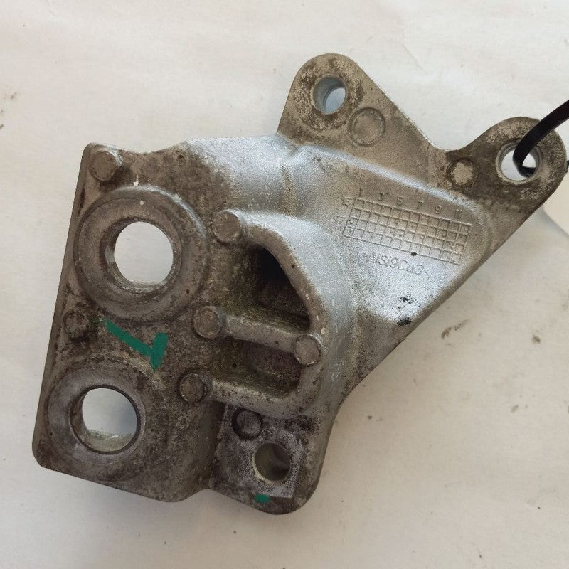 Volvo S60 Exhaust System Pipe Bracket 2018 2017 2016