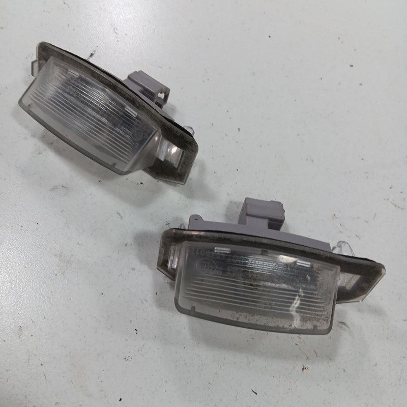 Mitsubishi Outlander License Plate Light Lamp  2020 2021 2022 2023 OEM