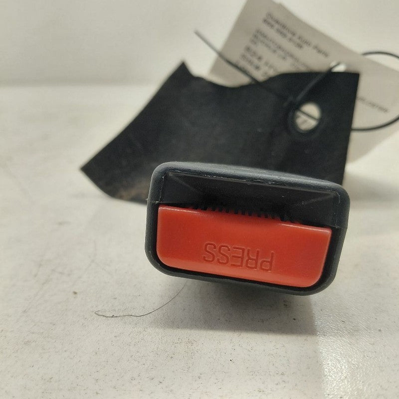 Hyundai Veloster Seat Belt Buckle Latch Left Driver Rear Back  2017 20