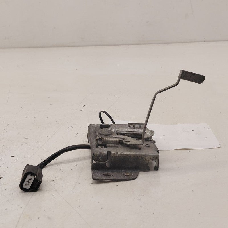 Mitsubishi Outlander   Hood Latch  2018 2017 2016