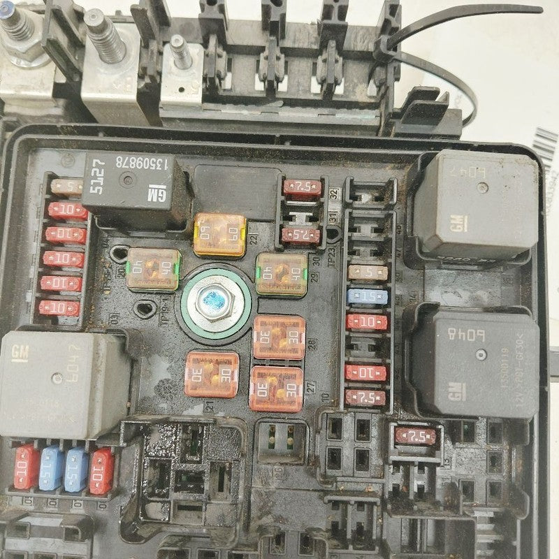 Fuse Box Engine Fits 19 Chevy Volt OEM