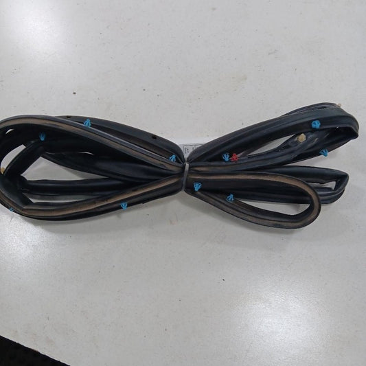 Jeep Cherokee On Door Seal Rubber Right Passenger Rear Back  2015 2016 2017