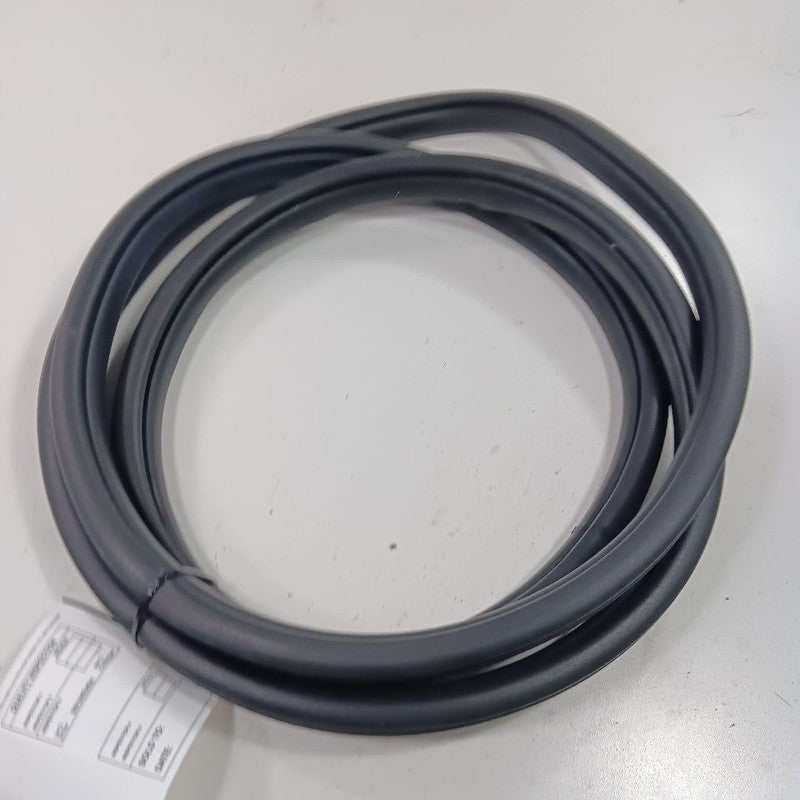 Grand Cherokee On Body Door Jamb Seal Front Right Passenger  2017 2018 2019 2020