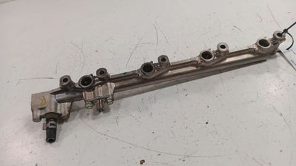 Lexus LS460 Passenger Right Fuel Rail Injector Mount Bar  2007 2008 20