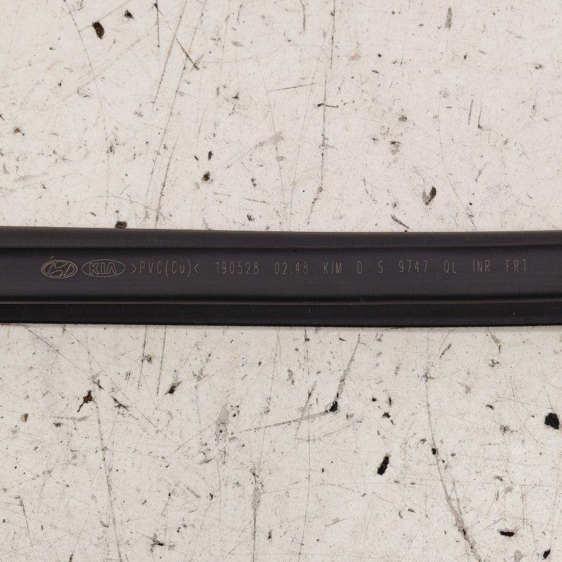 Kia Sportage Left Front Weather Strip Interior  2020 2021 2022