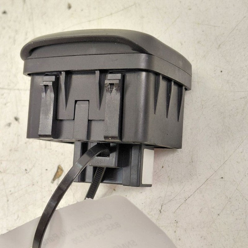 Hyundai Santa Fe 115V Power Plug In {95260S2000} 2019 2020