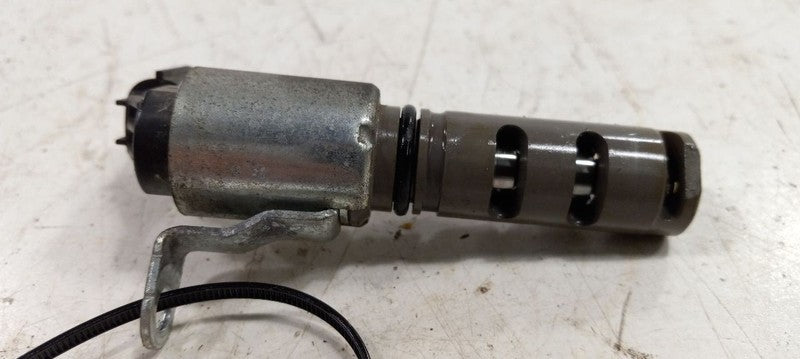 Toyota Corolla Variable Timing Gear Oil Control Valve Solenoid Cylinde