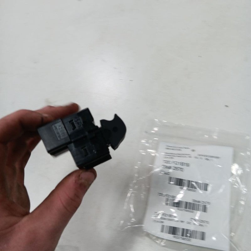 Ford Ecosport Power Window Switch Right Passenger Front 2018 2019 2020