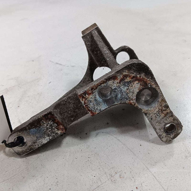 Fiat 500 AC Compressor Mount Bracket  2016 2017 2018 OEM