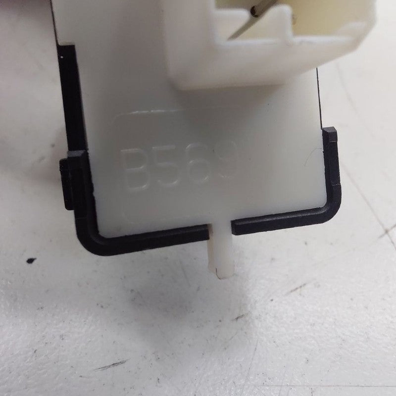 Fiat 500 X Model   Power Window Switch Right Passenger Rear  2016 2017