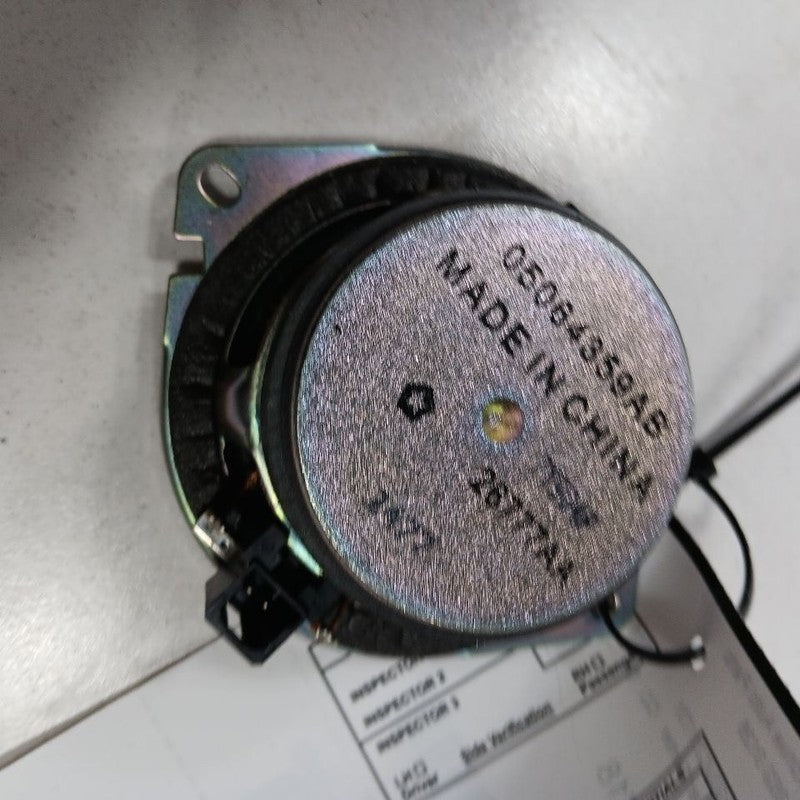 Grand Cherokee Dash Speaker Center Middle  2017 2018 2019 2020