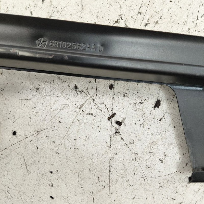 Jeep Cherokee Passenger Right Front Door Applique {68102562AA} 2019 20