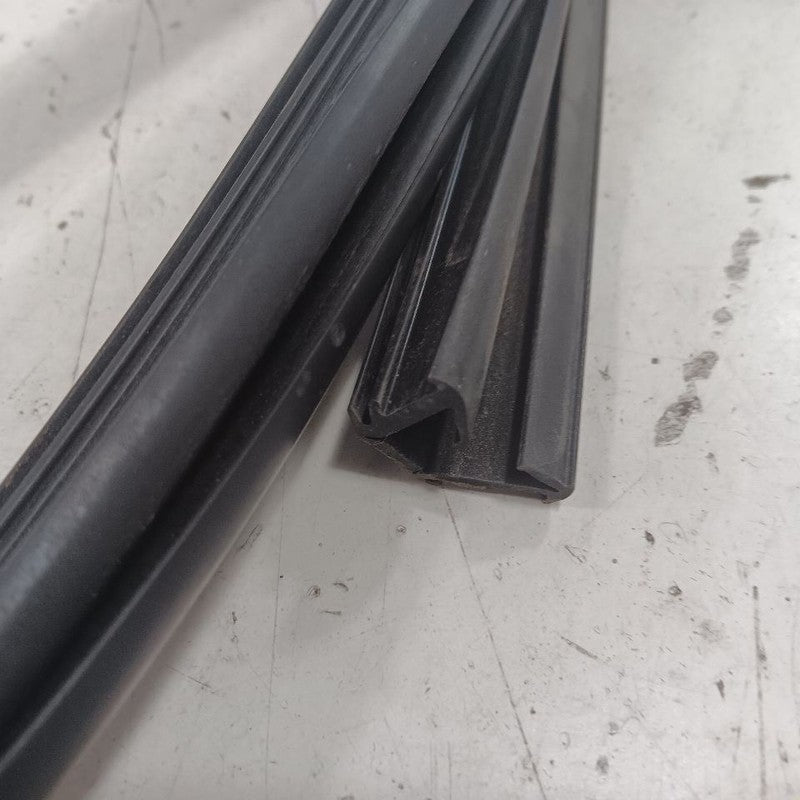 INFINITI QX50 Door Glass Window Seal Rubber Left Driver Rear Back 2017