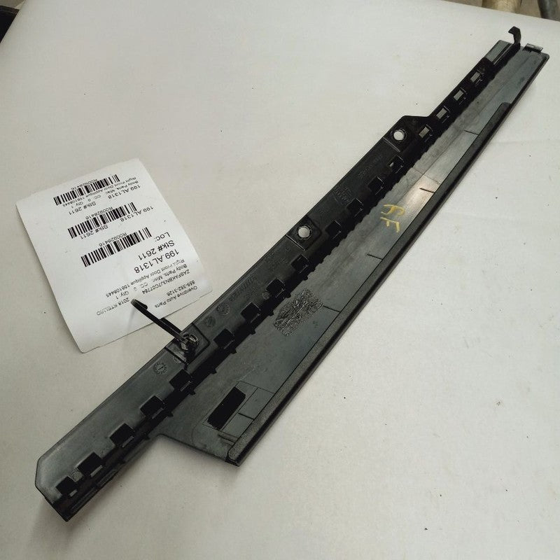Alfa Romeo Stelvio Passenger Right Front Door Applique {156108445} 201
