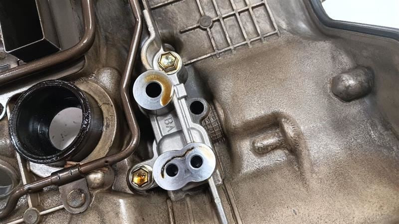 Lexus LS460 Engine Cylinder Head Valve Cover  2007 2008 2009