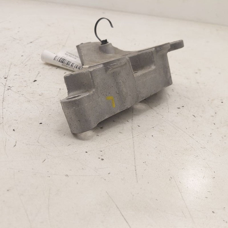 2018 Fiat 500 X 2.4 Model Driver Left Engine Mount Bracket