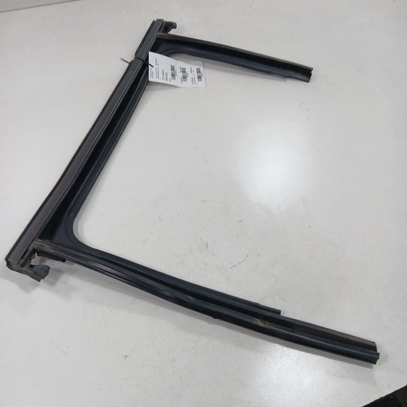 Jeep Compass Door Glass Window Seal Rubber Left Driver Rear Back  2018