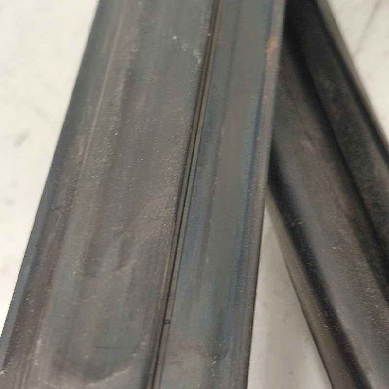 Hyundai Veloster Door Glass Window Seal Rubber Right Passenger Rear Ba