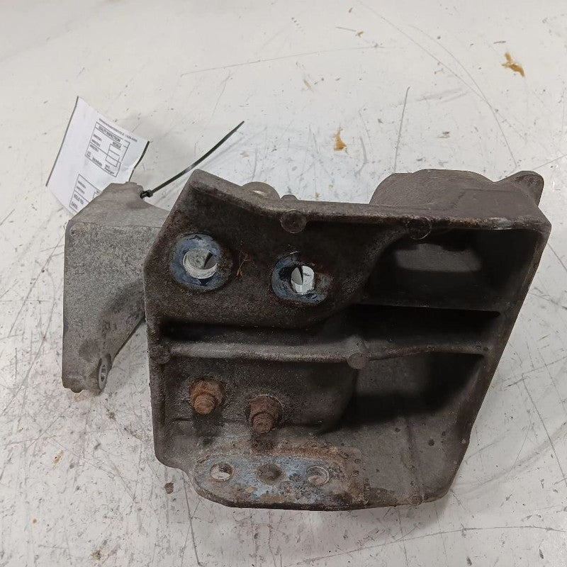 Subaru Legacy Outback 2.5 Engine Motor Mount Left Driver  2015 2016 2017