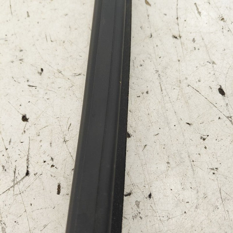 Kia Sorento Right Rear Weather Strip Interior  2018 2017 2016