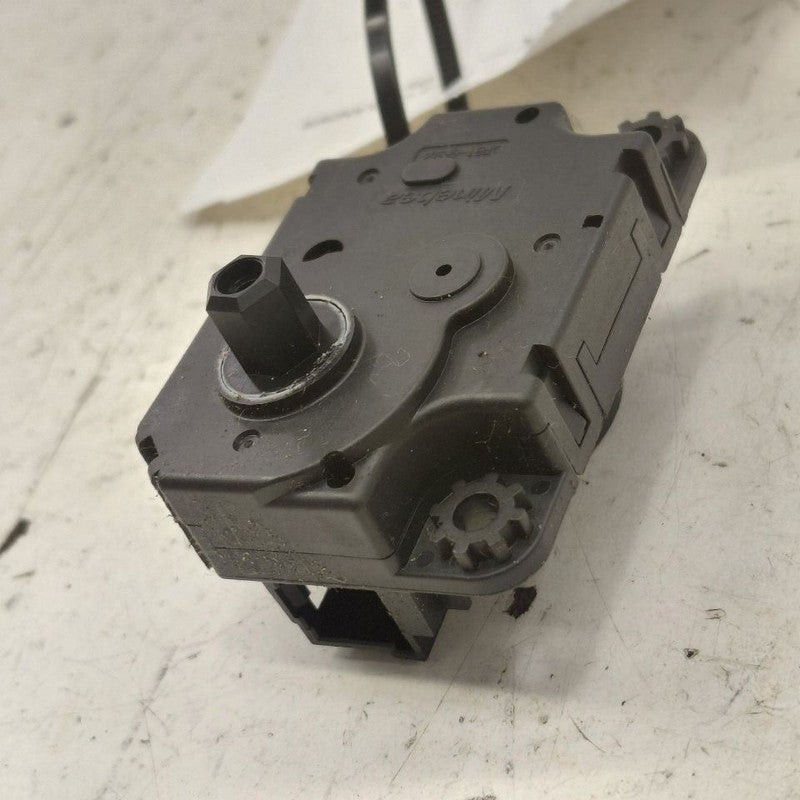 Mitsubishi Outlander   Flap Door Motor Heater AC Door Actuator  2018 2